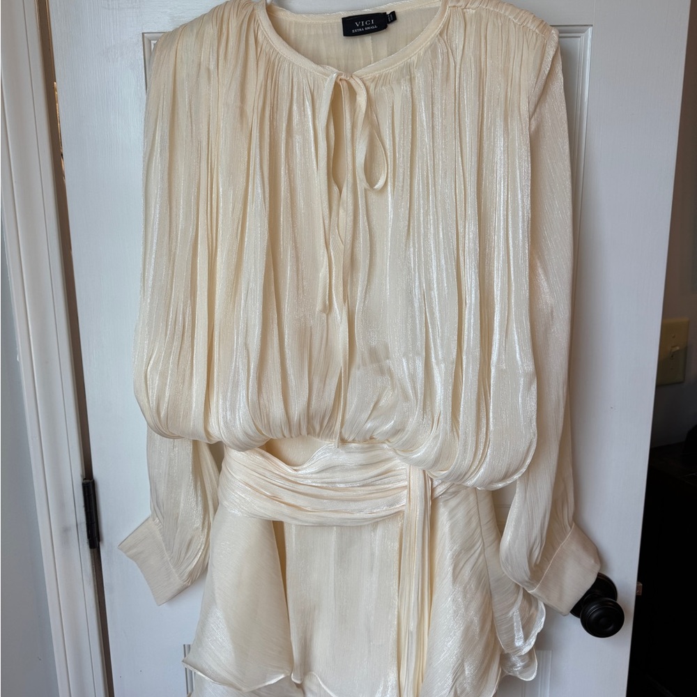 VICI Ivory Pleated Tie-Neck Blouse with Blouson Waist - Picture 1 of 3